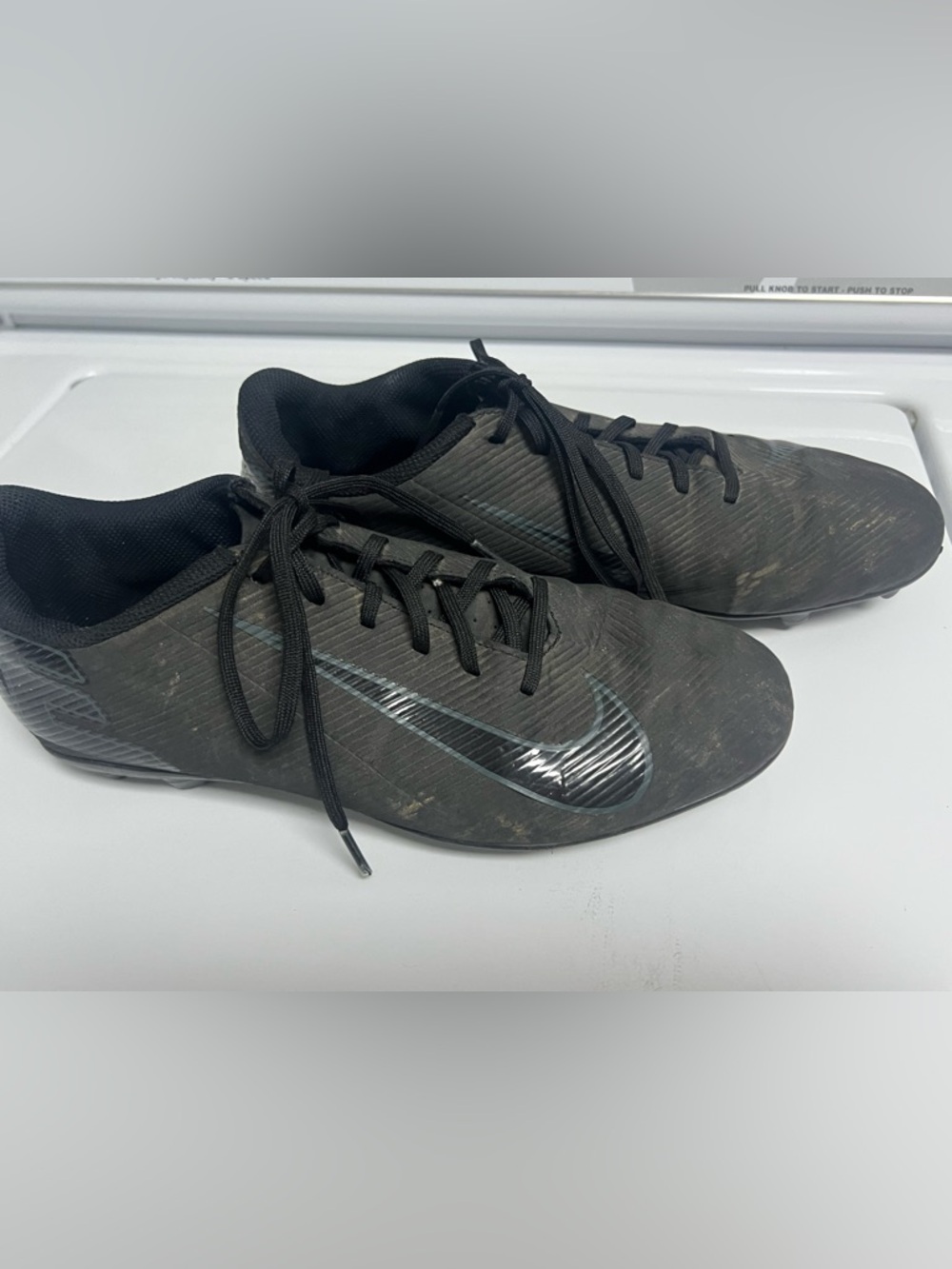Nike soccer cleats. Mens 8.5
Great used condition!